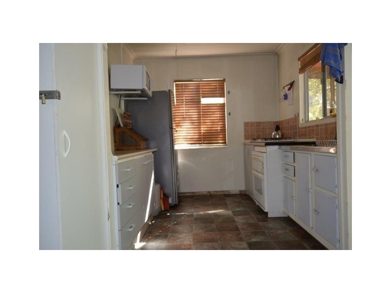 6 Goondool Street, Kooringal QLD 4025