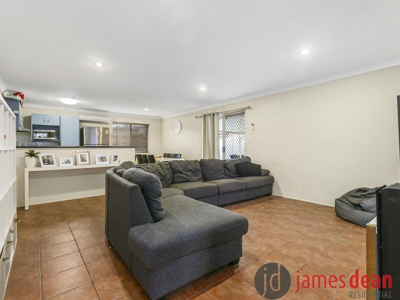 8 Oakwood Court, Hemmant QLD 4174