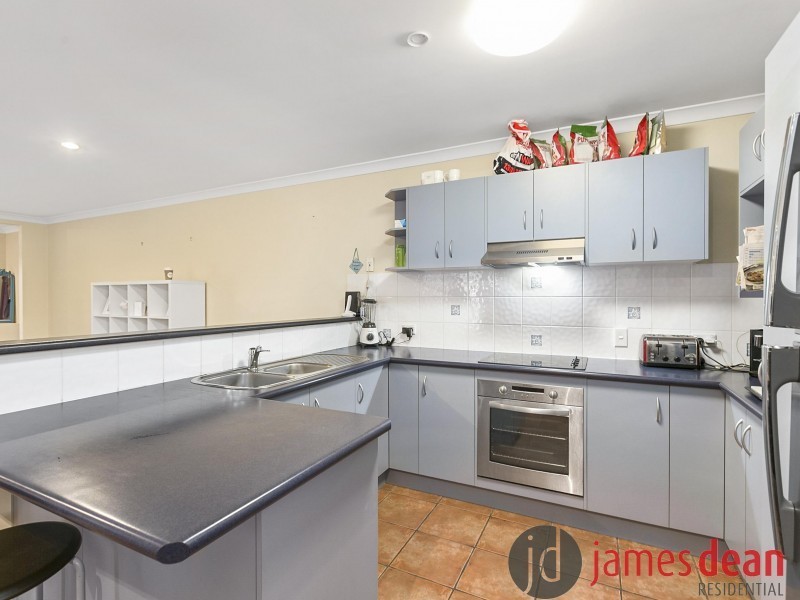 8 Oakwood Court, Hemmant QLD 4174
