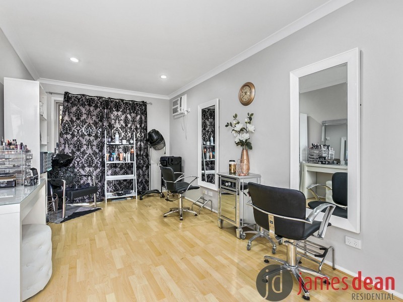 8 Oakwood Court, Hemmant QLD 4174