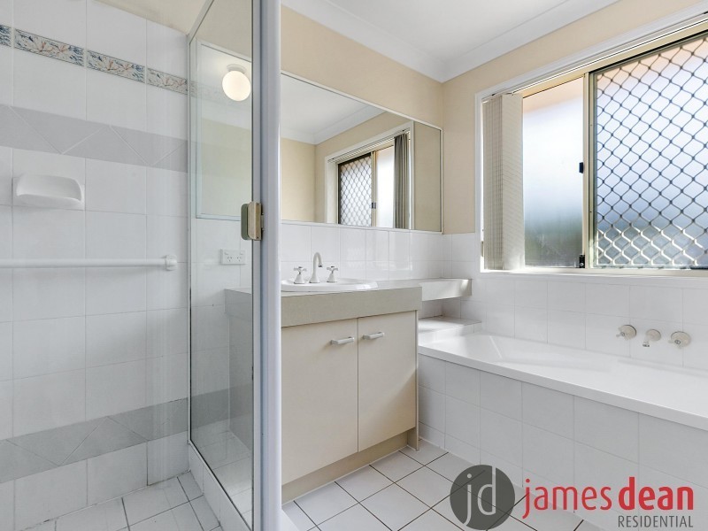 4 Morgan Close, Manly West QLD 4179