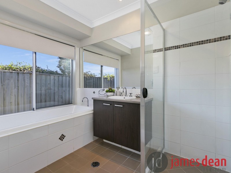 36 Balgowlah Street, Wakerley QLD 4154