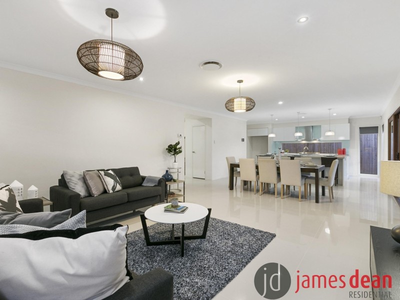 75 Ivy Crescent, Wakerley QLD 4154