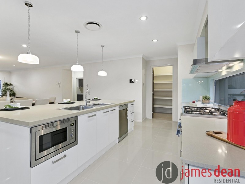 75 Ivy Crescent, Wakerley QLD 4154