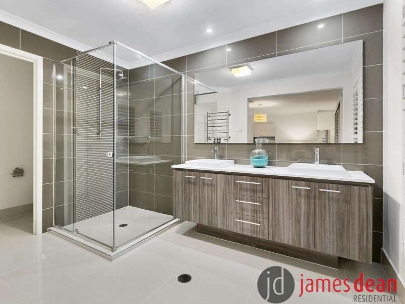 75 Ivy Crescent, Wakerley QLD 4154