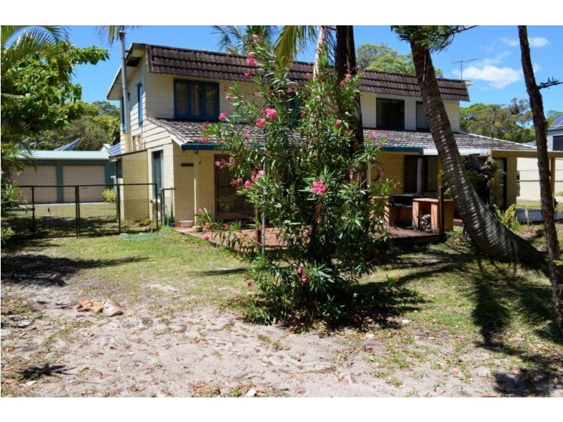 61 Kooringal Esplanade, Kooringal QLD 4025