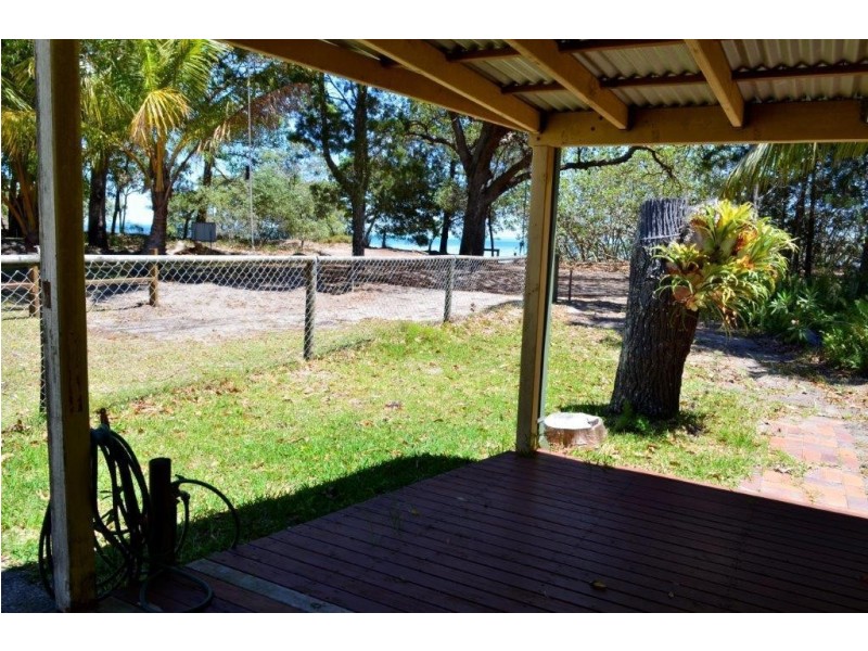 61 Kooringal Esplanade, Kooringal QLD 4025