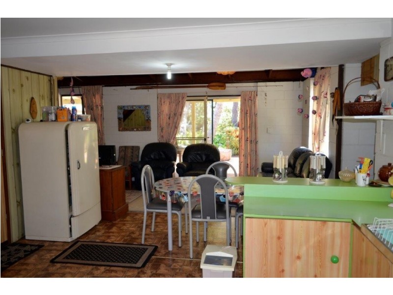 61 Kooringal Esplanade, Kooringal QLD 4025