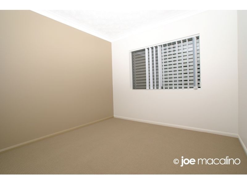 Level 3, 14 Le Grand Street, Macgregor QLD 4109