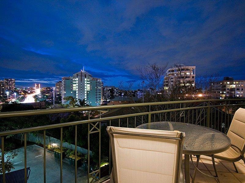 Top Floor, 446 Main Street, Kangaroo Point QLD 4169