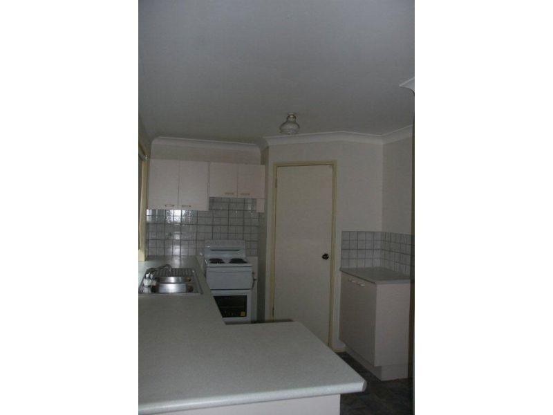 16 Beaufront St, Forest Lake QLD 4078