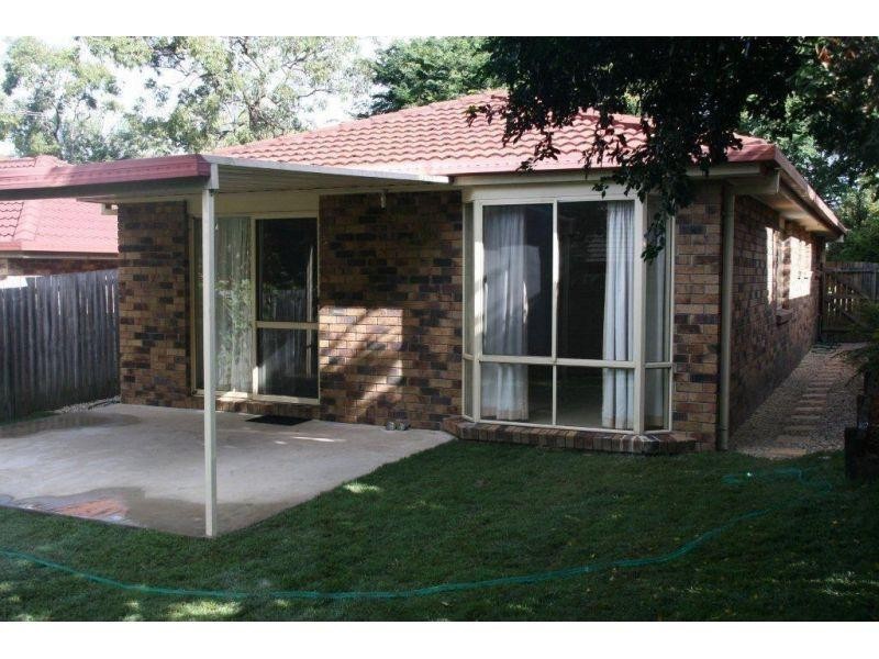 16 Beaufront St, Forest Lake QLD 4078