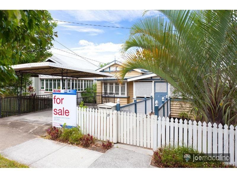 29 Tenth Ave, Windsor QLD 4030