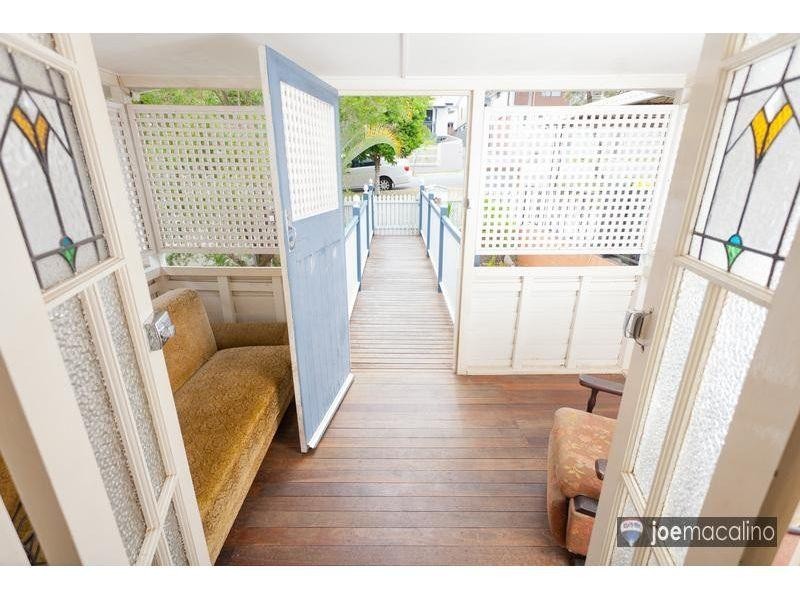 29 Tenth Ave, Windsor QLD 4030