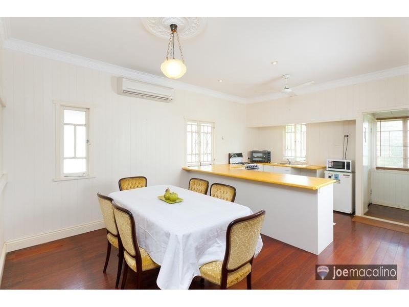 29 Tenth Ave, Windsor QLD 4030