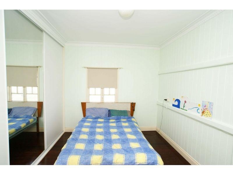 29 Tenth Ave, Windsor QLD 4030