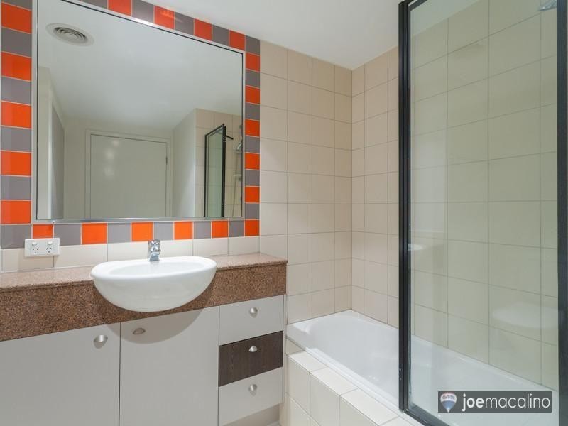 L5 / 451 Gregory Tce, Spring Hill QLD 4000