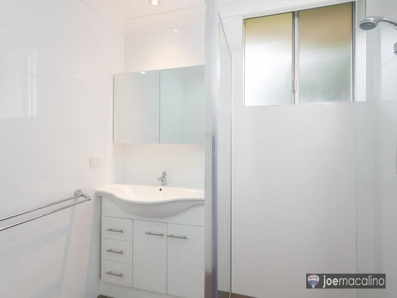 15 Aberleigh Road, Herston QLD 4006