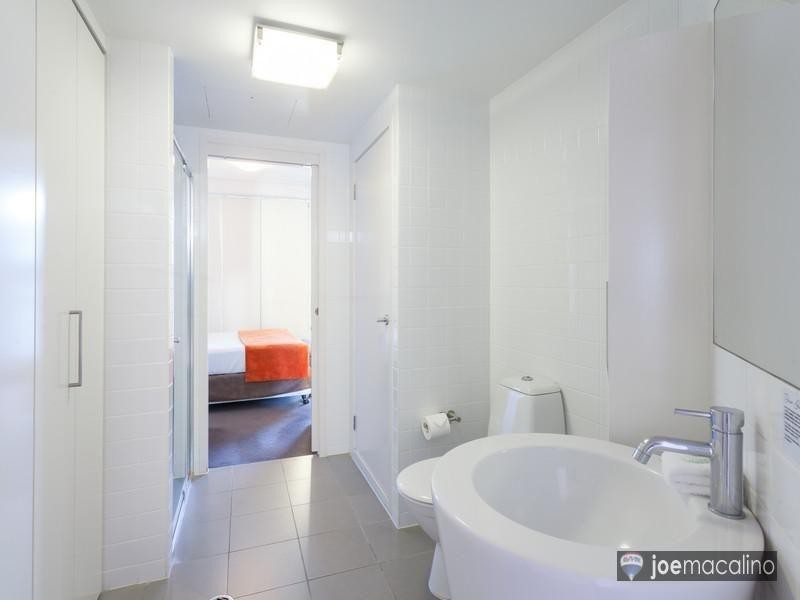18 Tank Street, Brisbane QLD 4000