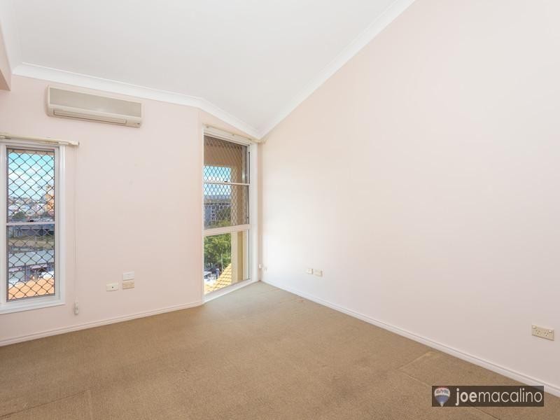 TH5/7  Boyd St, Bowen Hills QLD 4006