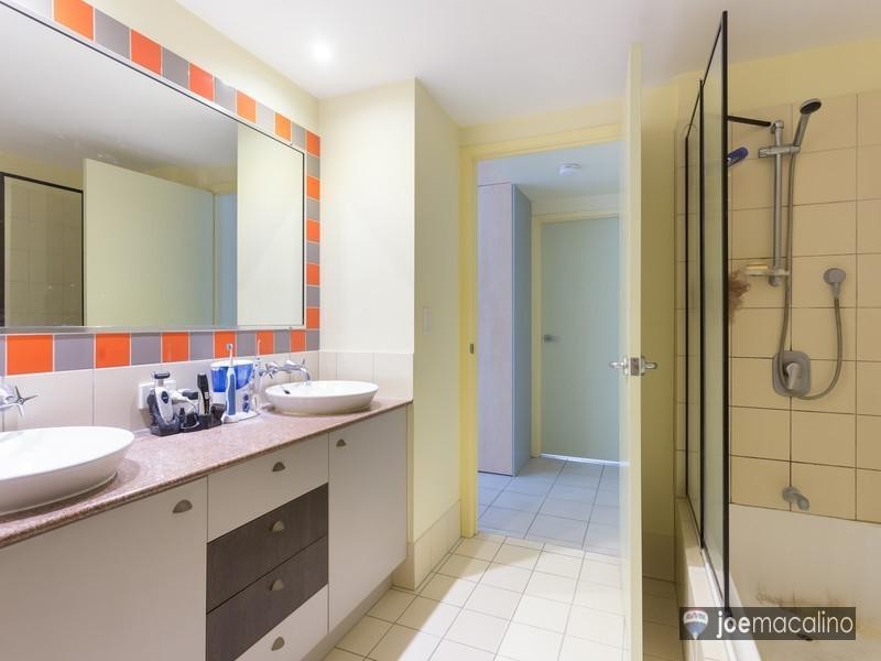 L2/451 Gregory Terrace, Spring Hill QLD 4000