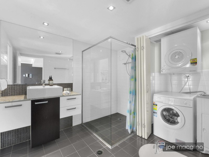 22 Barry Pde, Fortitude Valley QLD 4006