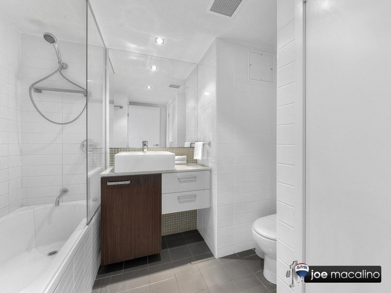 22 Barry Pde, Fortitude Valley QLD 4006