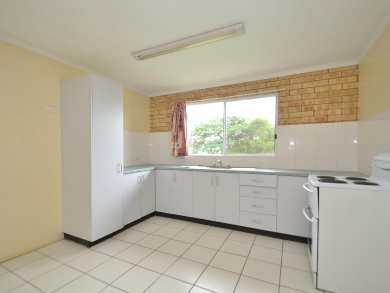 2/8 Furness Road, Southside QLD 4570