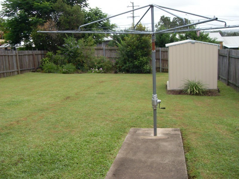2/8 Furness Road, Southside QLD 4570