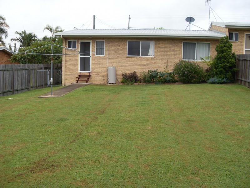 2/8 Furness Road, Southside QLD 4570