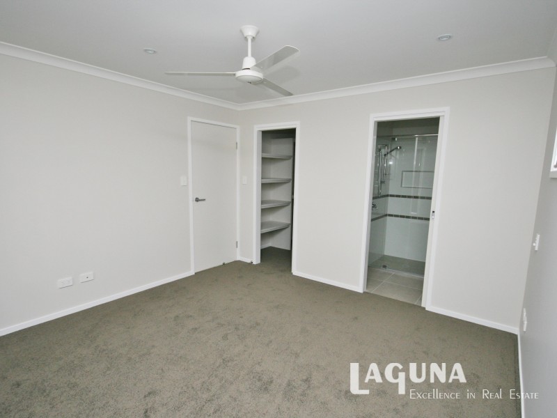 8 Parkview Close, Southside QLD 4570