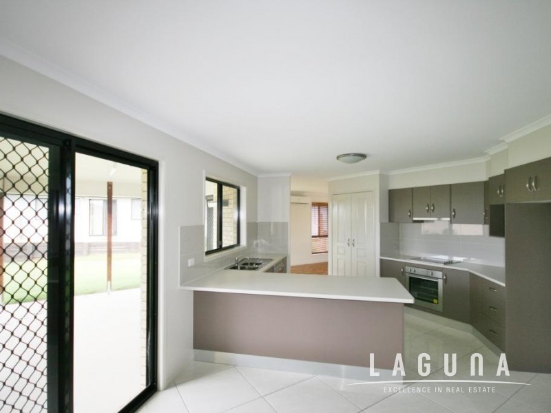 11 Principal Place, Jones Hill QLD 4570