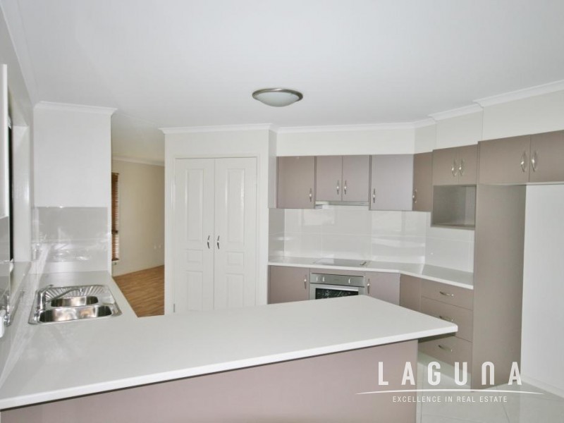 11 Principal Place, Jones Hill QLD 4570