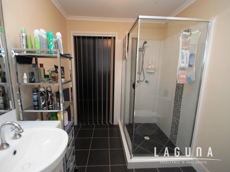 5 Moreton Court, Southside QLD 4570