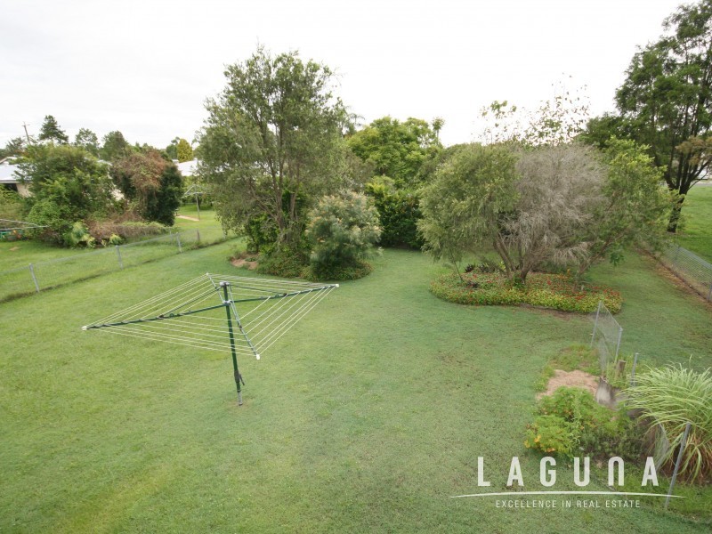 6 James Street, Southside QLD 4570