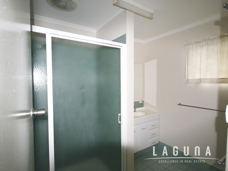 6 James Street, Southside QLD 4570