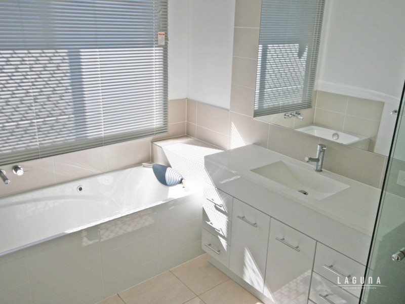 14 Suncrest Court, Southside QLD 4570