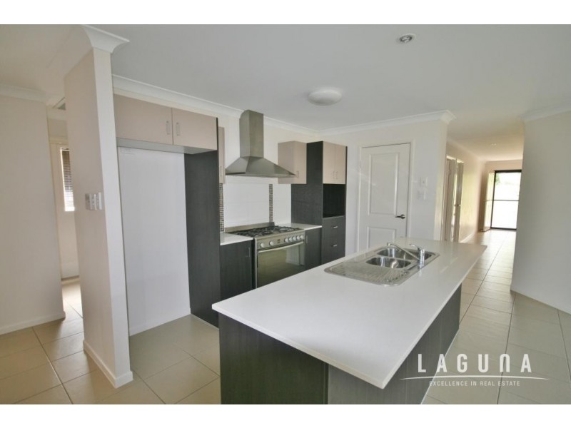 5 Parkview Close, Southside QLD 4570