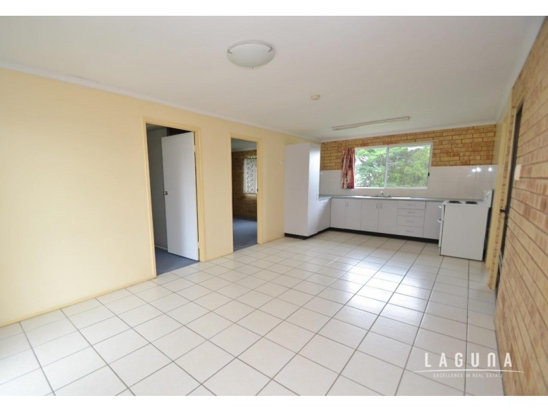 2/8 Furness Road, Southside QLD 4570