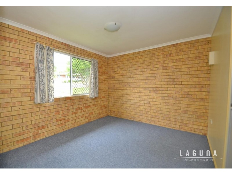 2/8 Furness Road, Southside QLD 4570