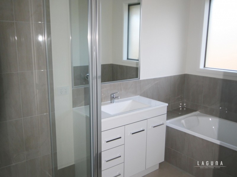 2 Iris Court, Southside QLD 4570