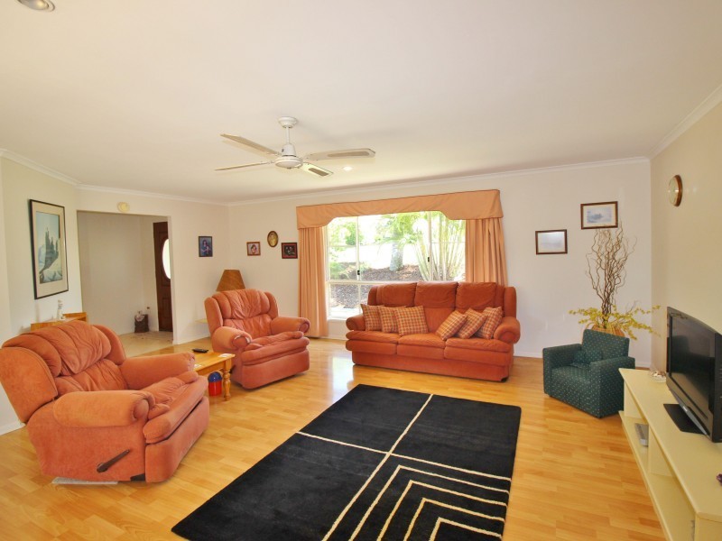 14 Kimberley Avenue, Southside QLD 4570