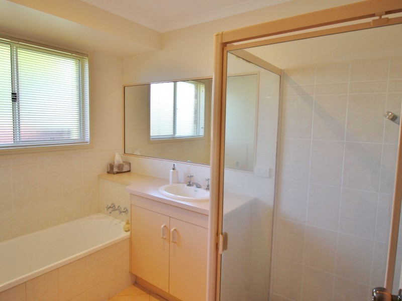 14 Kimberley Avenue, Southside QLD 4570