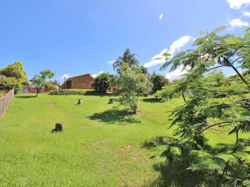 14 Kimberley Avenue, Southside QLD 4570