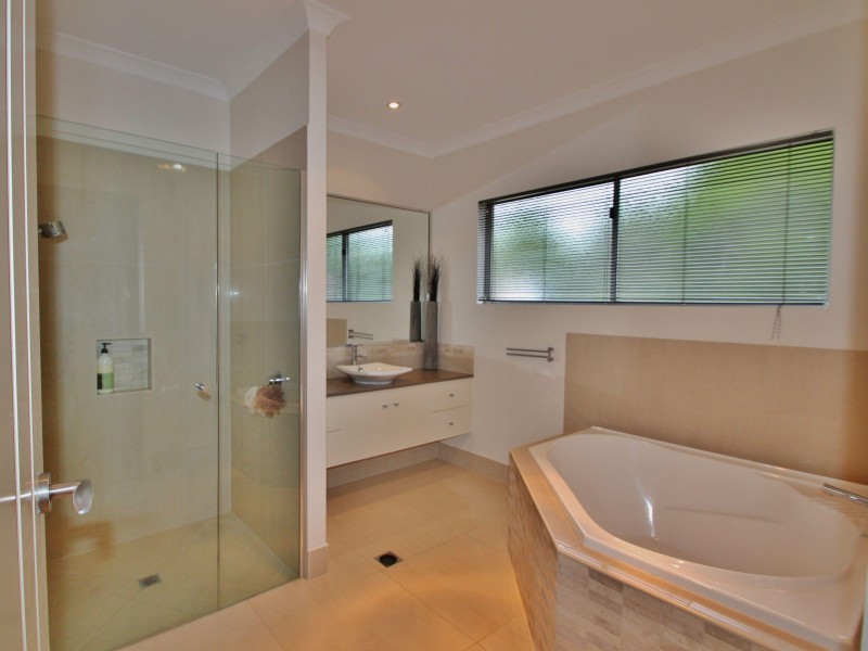 16 Bluewing Boulevard, Banks Pocket QLD 4570