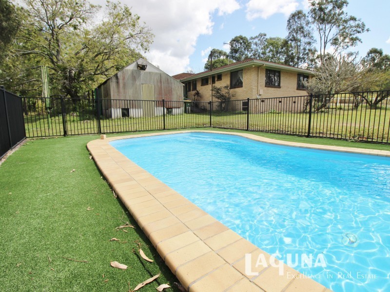 8 Robinson Road, Calico Creek QLD 4570