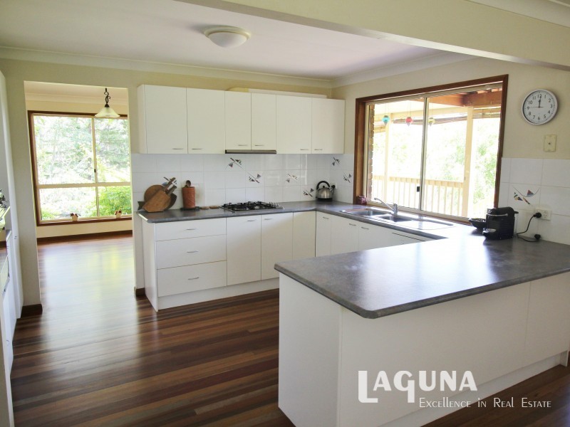 8  Lindsay Street, Southside QLD 4570