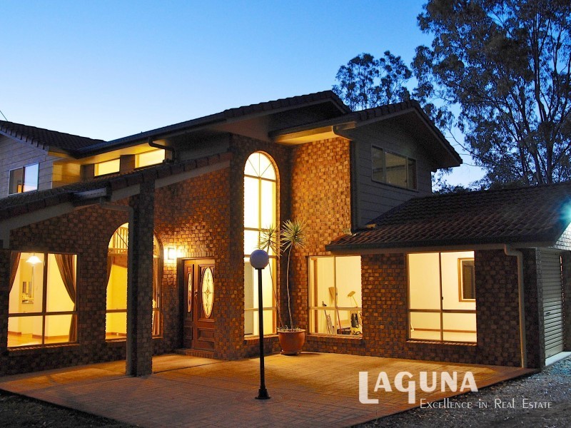 8  Lindsay Street, Southside QLD 4570