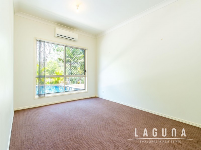 7 Topaz Court, Southside QLD 4570