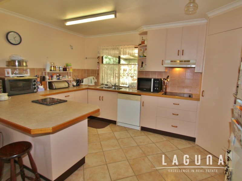 9 Heather Street, Southside QLD 4570